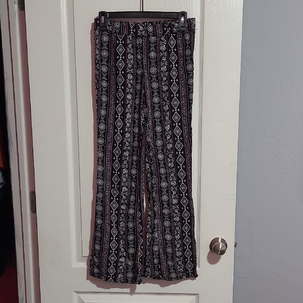 Black and White Geometric Patterned Pants